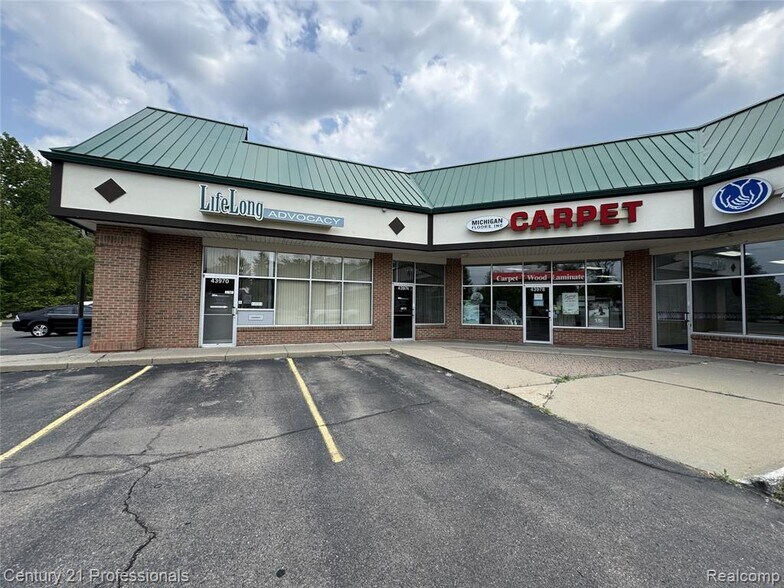More Photos Of 43970-44002 Gratiot Ave, Clinton Township Unknown For Lease