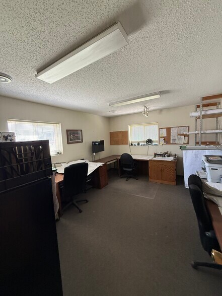 More Photos Of 1716 26th St S, Moorhead Warehouse For Sale