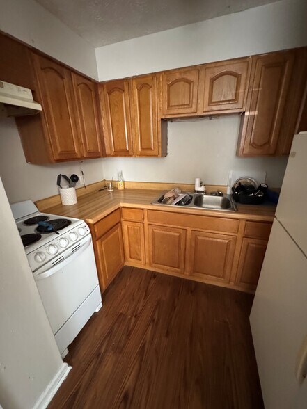 More Photos Of 509 Last Resort Ct, Cumberland Multifamily For Sale