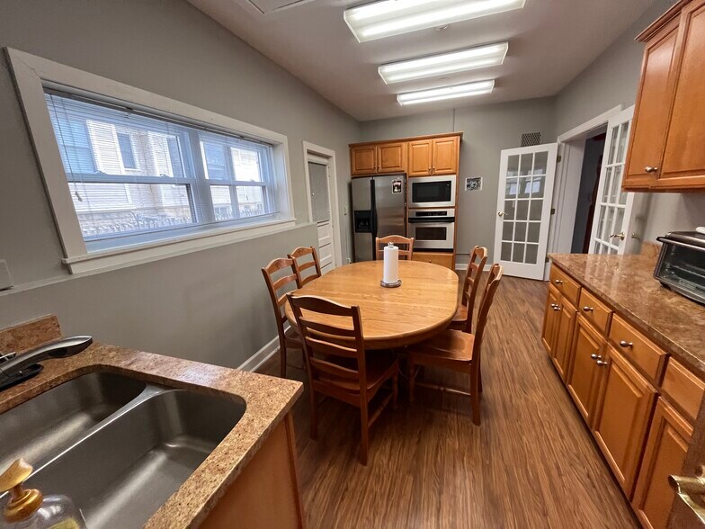 More Photos Of 111 E Jefferson Ave, Naperville Office For Lease