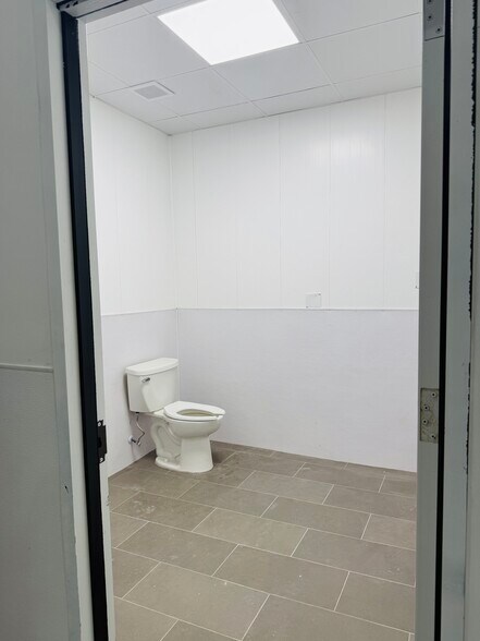More Photos Of 12778 Market Street Rd, Houston Service For Lease