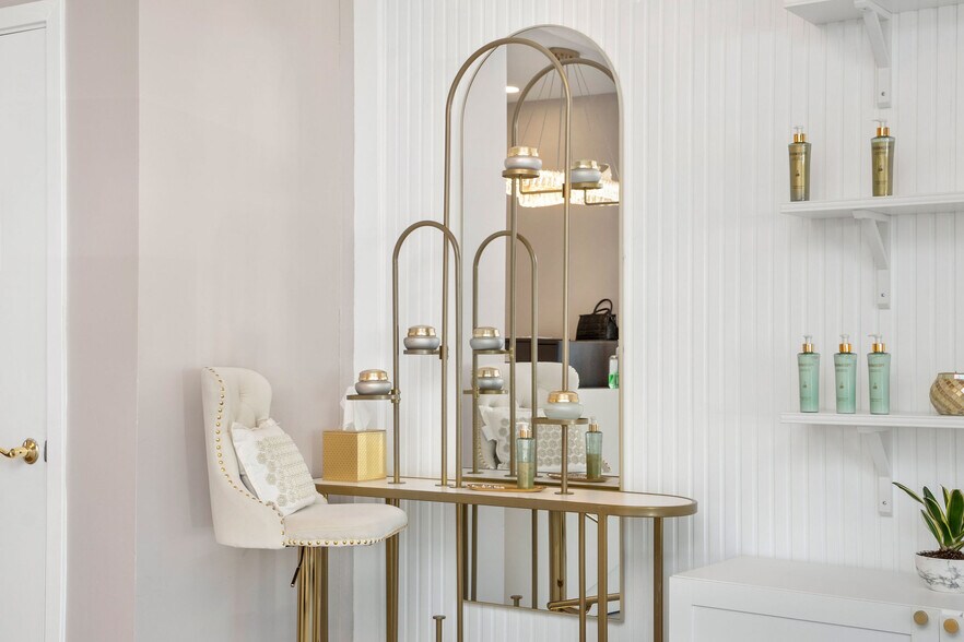 More Photos Of 224 Main St, Seal Beach Storefront For Sale