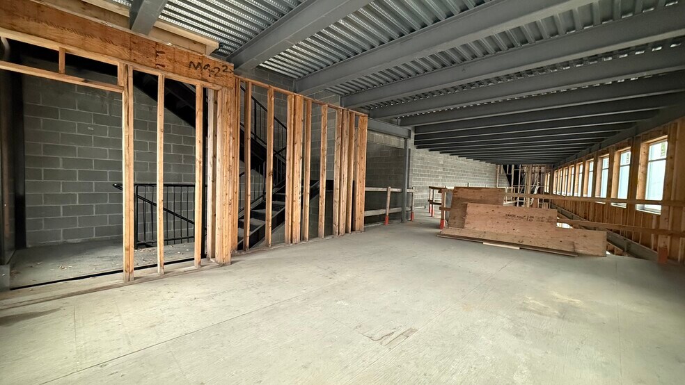 More Photos Of 1659 Water St, Kelowna General Retail For Lease