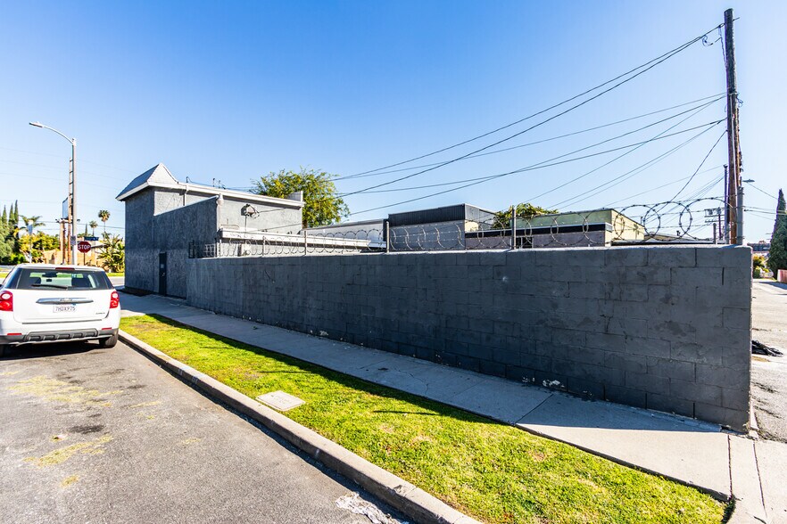 More Photos Of 8642 Venice Blvd, Los Angeles Office Residential For Sale