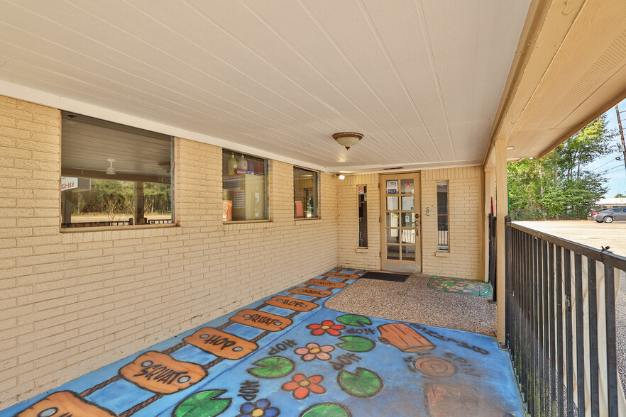 More Photos Of 6035 TX-105, Conroe Daycare Center For Sale