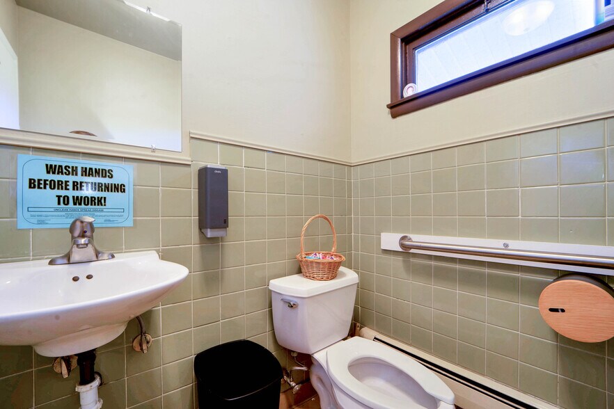 More Photos Of E6659 Wolf River Dr, Fremont General Retail For Sale