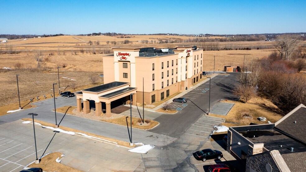 More Photos Of 3404 Samson Way, Bellevue Hotel For Sale