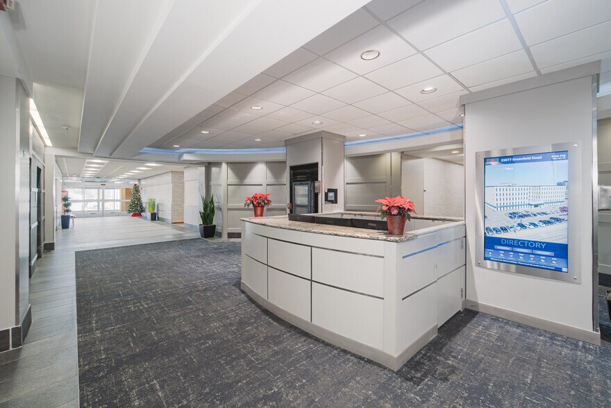 More Photos Of 23077 Greenfield Rd, Southfield Medical For Lease