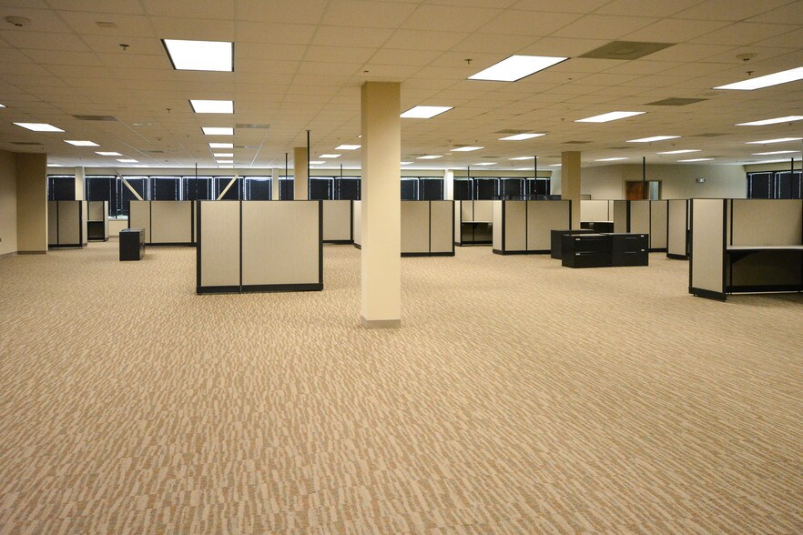 More Photos Of 7773 Sloane Dr, Little Rock Office For Sale