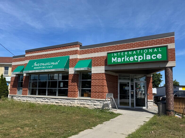 Primary Photo Of 174 Hamilton Rd, London Freestanding For Lease