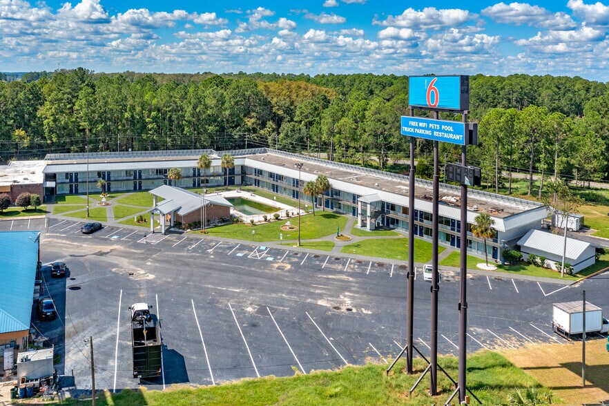 More Photos Of 1103 King Rd, Tifton Hotel For Sale