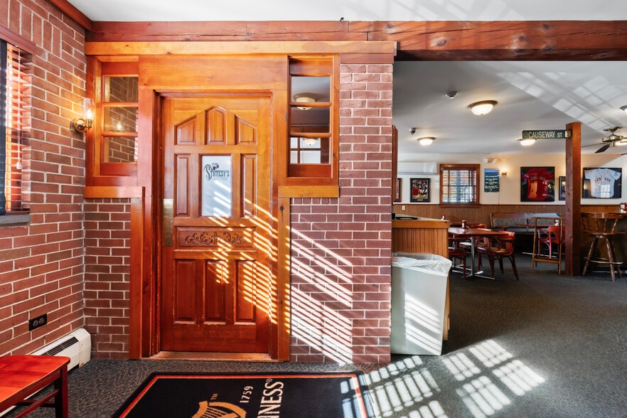 More Photos Of 52 Post Rd, Wells Restaurant For Sale