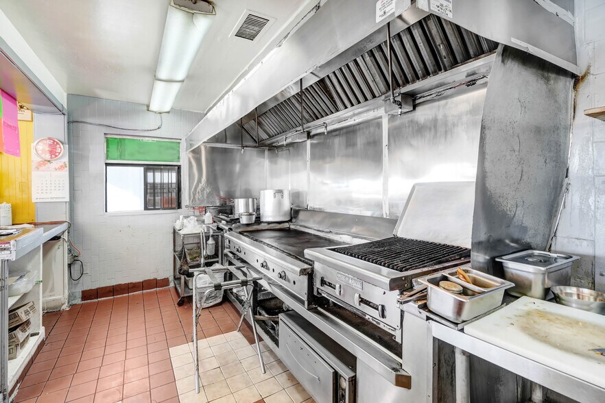 More Photos Of 1481-1489 W Holt Ave, Pomona Restaurant For Sale