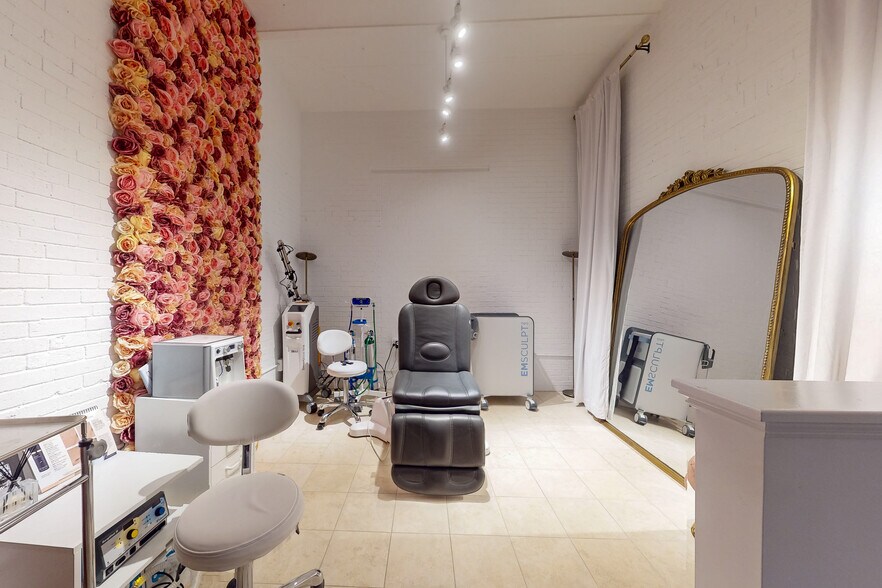 More Photos Of 160 Commonwealth Ave, Boston Apartments For Sale