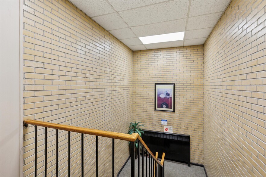 More Photos Of 119 S Easton Rd, Glenside Office For Sale