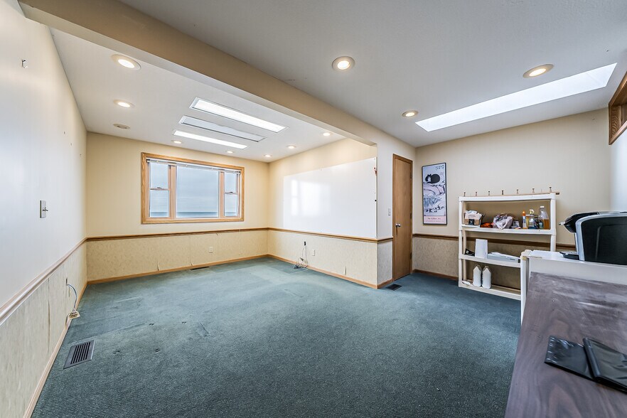 More Photos Of 4259 Lake Rd, Lorain Office For Sale