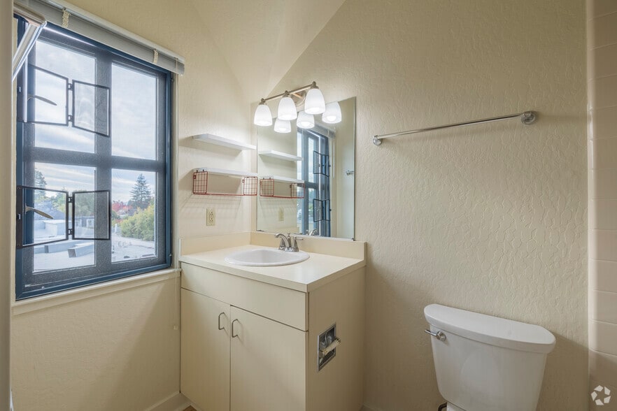 More Photos Of 2974-2980 College Ave, Berkeley Apartments For Lease