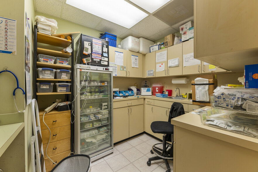 More Photos Of 7 Auer Ct, East Brunswick Office For Sale