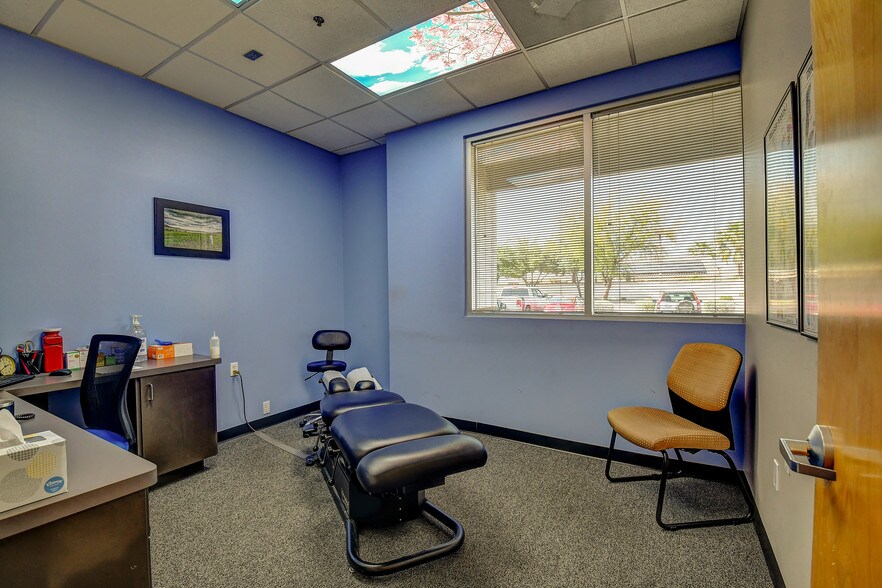 More Photos Of 15288 W Brookside Ln, Surprise Office For Lease