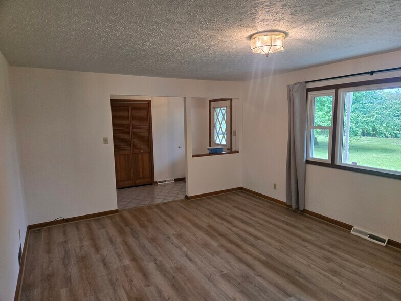 More Photos Of 11280 US Highway 23, Lockbourne Office Residential For Sale