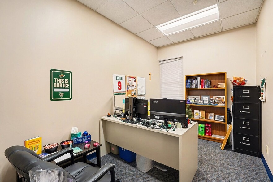 More Photos Of 2450 Park Ave, Minneapolis Office For Sale