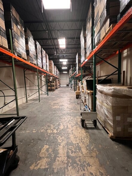 More Photos Of 6121-6131 Anno Ave, Orlando Warehouse For Lease