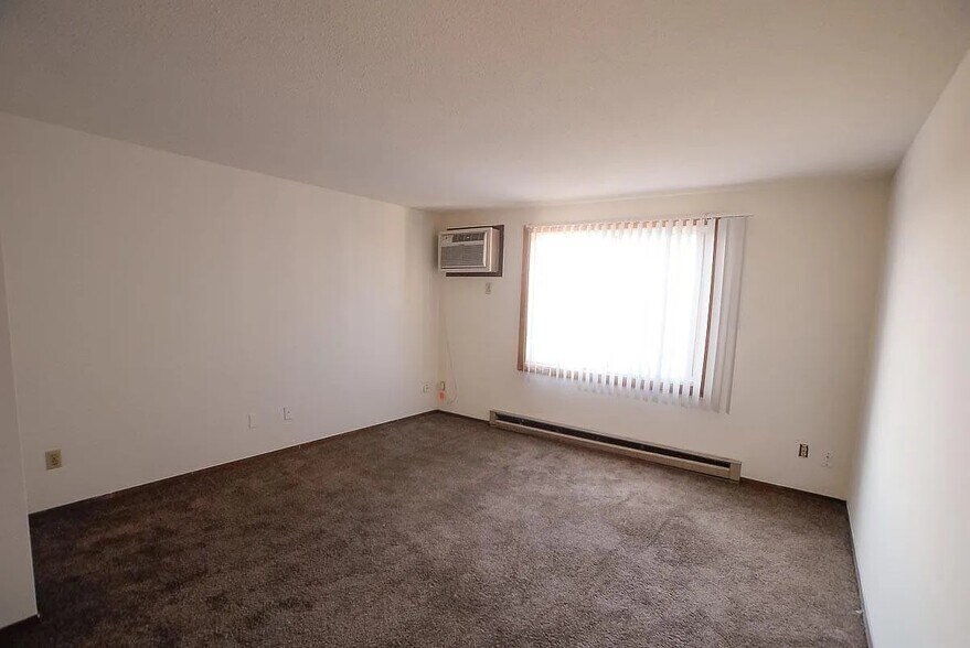 More Photos Of 924 21st Ave S, Minneapolis Apartments For Sale