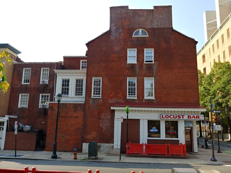 More Photos Of 235 S 10th St, Philadelphia Storefront Retail Residential For Sale