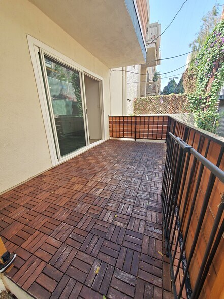 More Photos Of 1424 Greenfield Ave, Los Angeles Apartments For Sale