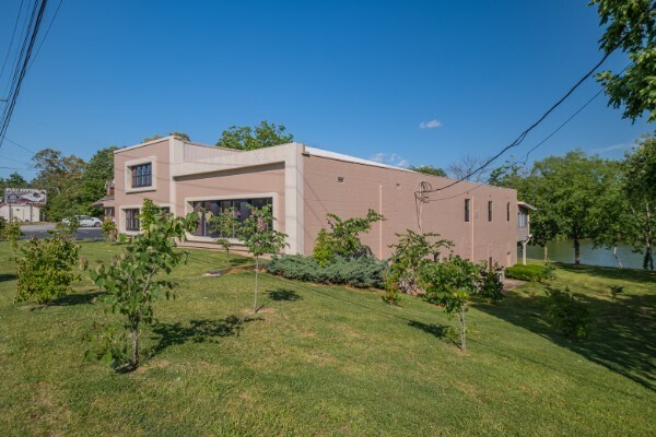 More Photos Of 410 Dinah Shore Blvd, Winchester Office Residential For Sale