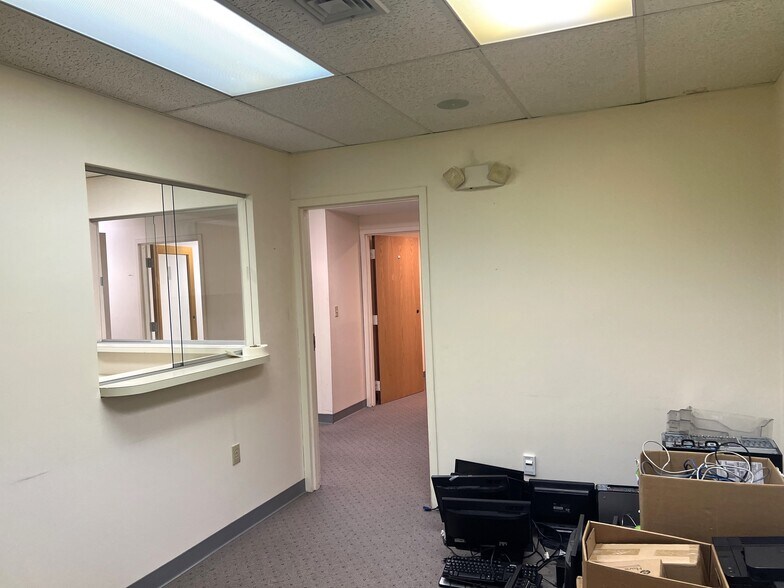 More Photos Of 171 Grandview Ave, Waterbury Medical For Sale