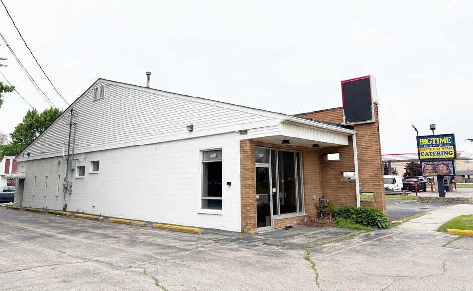 More Photos Of 18601 15 Mile Rd, Clinton Township Office For Lease