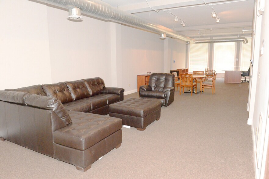 More Photos Of 523 Main St, Buffalo Storefront Retail Office For Sale