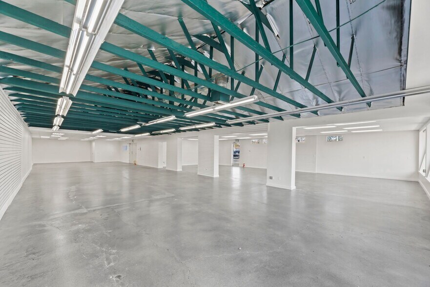 More Photos Of 2974 E Thousand Oaks Blvd, Thousand Oaks Storefront For Lease