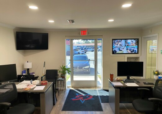 More Photos Of 108 Business Circle, Thomasville Light Manufacturing For Sale