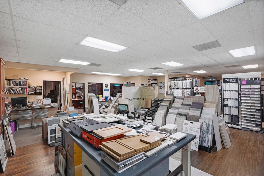 More Photos Of 1301 Foothill Blvd, Azusa Warehouse For Lease