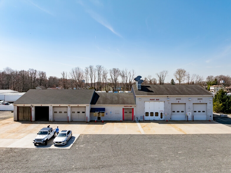 More Photos Of 379 County Rd, Cliffwood Service For Lease