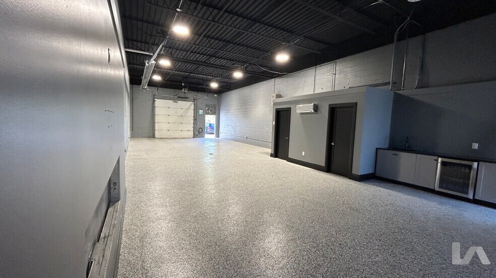 More Photos Of 55 Sinclair Ave, Halton Hills Showroom For Sale
