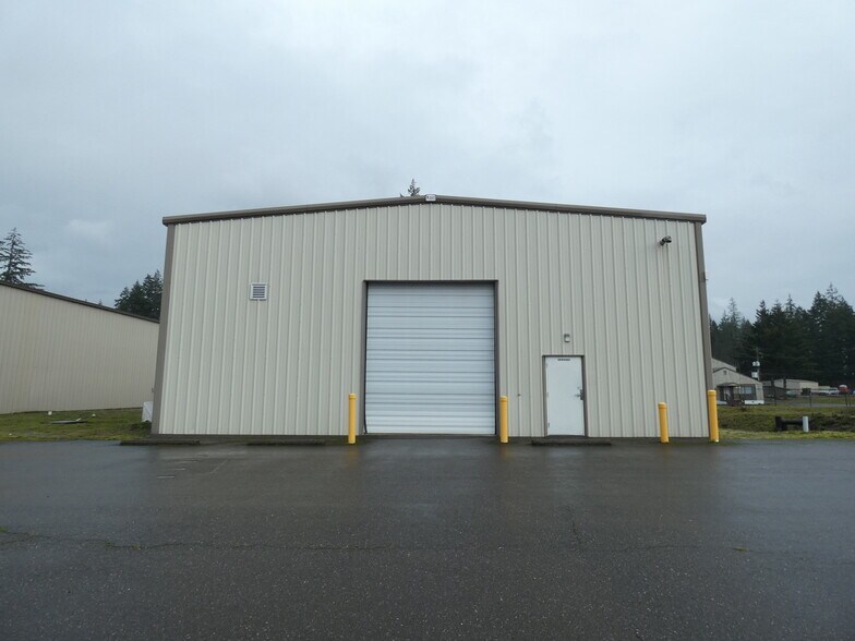 More Photos Of 181 William White way, Shelton Warehouse For Lease