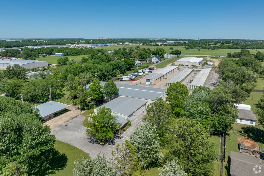 More Photos Of 1245 N Garnett Rd, Tulsa Warehouse For Lease