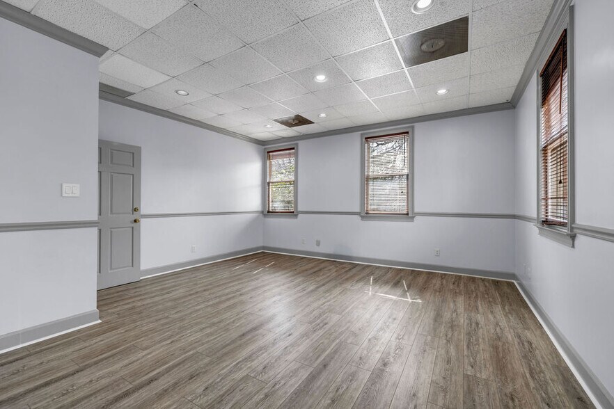 More Photos Of 2900 Paces Ferry Rd SE, Atlanta Office For Lease