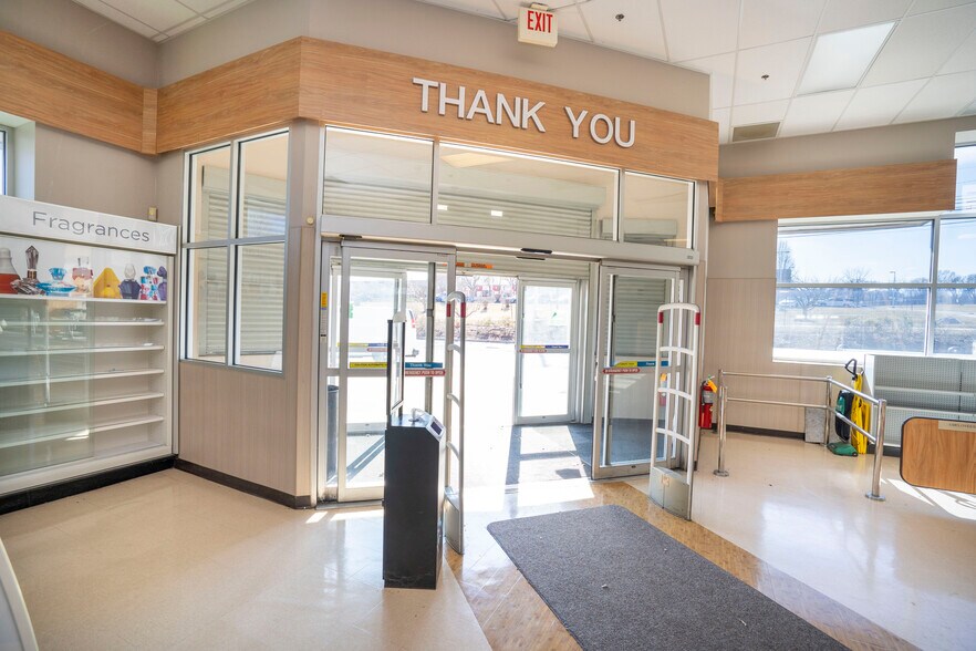 More Photos Of 821 E Bishop St, Bellefonte Drugstore For Sale