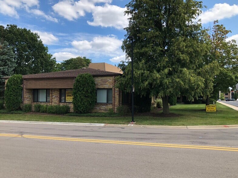 More Photos Of 632 N 1st Bank Dr, Palatine Medical For Lease