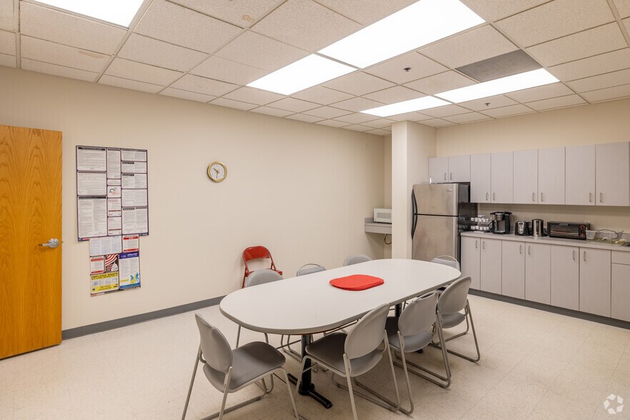 More Photos Of 80 Cottontail Ln, Somerset Office For Lease