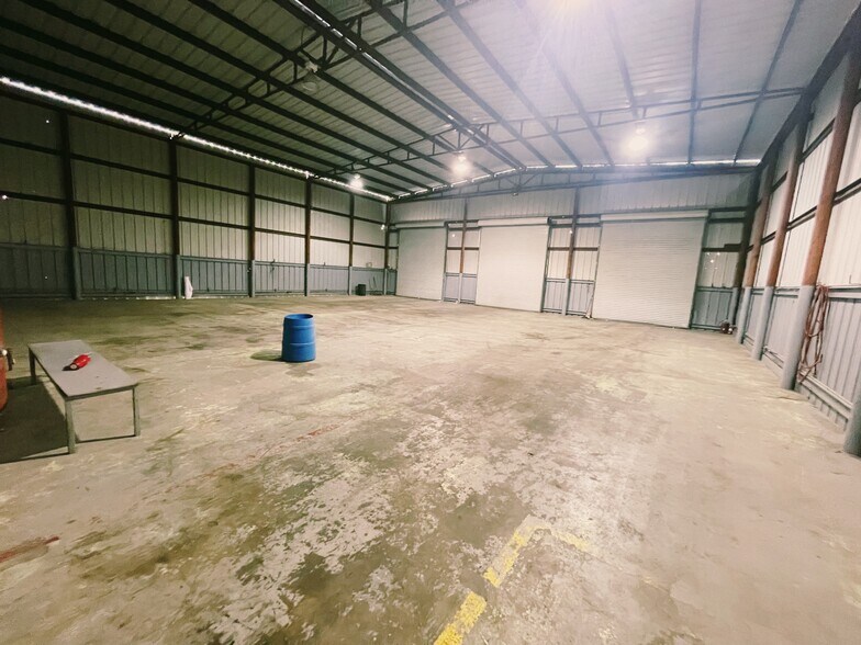 More Photos Of 4515 Smith Rd, Von Ormy Truck Terminal For Lease