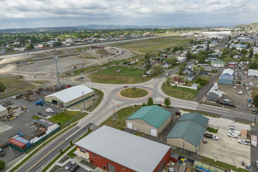 More Photos Of 3606 E Wellesley Ave, Spokane Service For Lease