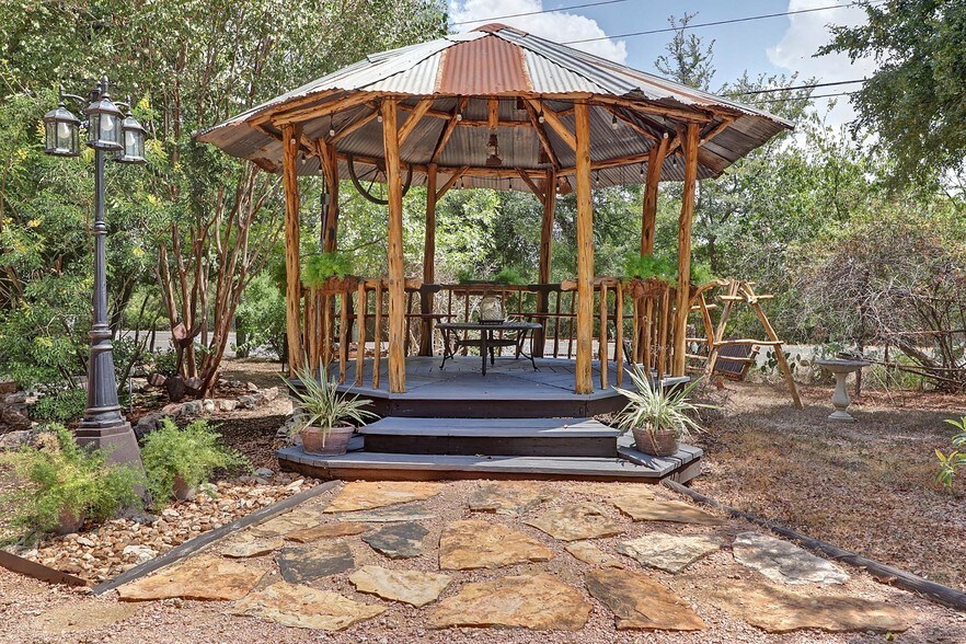 More Photos Of 5441 FM 1102, New Braunfels Specialty For Lease