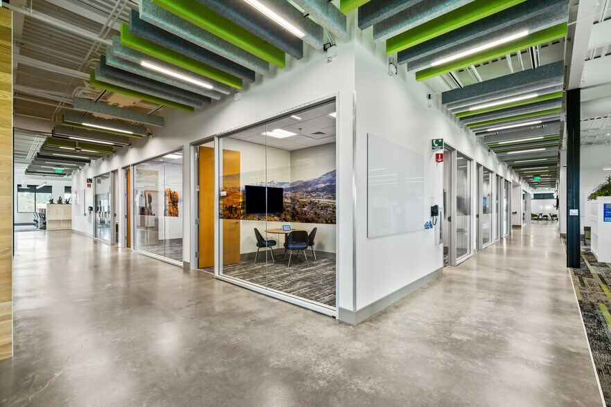 More Photos Of 250 E Eagles Gate Dr, Eagle Office For Lease