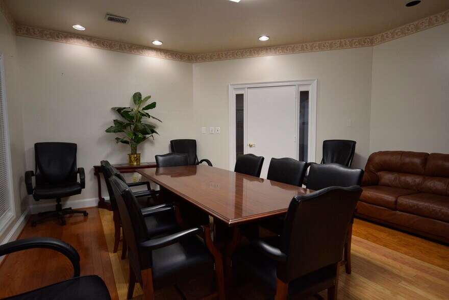 More Photos Of 7361 Mcwhorter Pl, Annandale Office For Lease