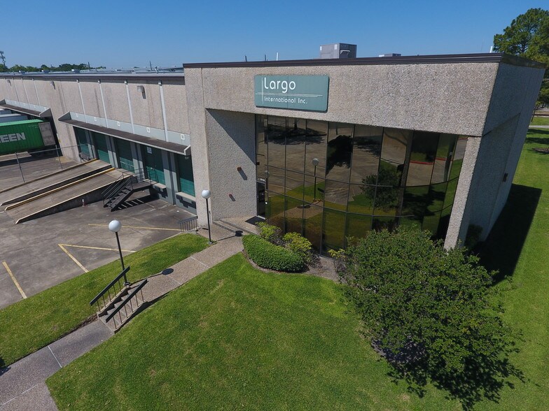 More Photos Of 9500-9540 Clay Rd, Houston Distribution For Lease